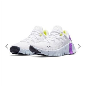 Womens Nike Metcon 4